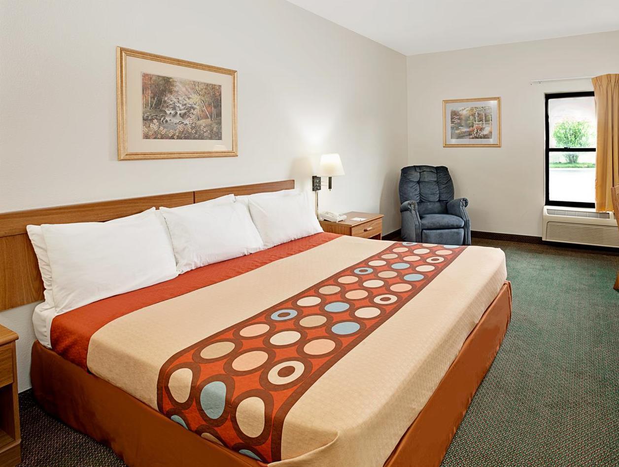 Super 8 By Wyndham Hampshire Il Hotel Bagian luar foto