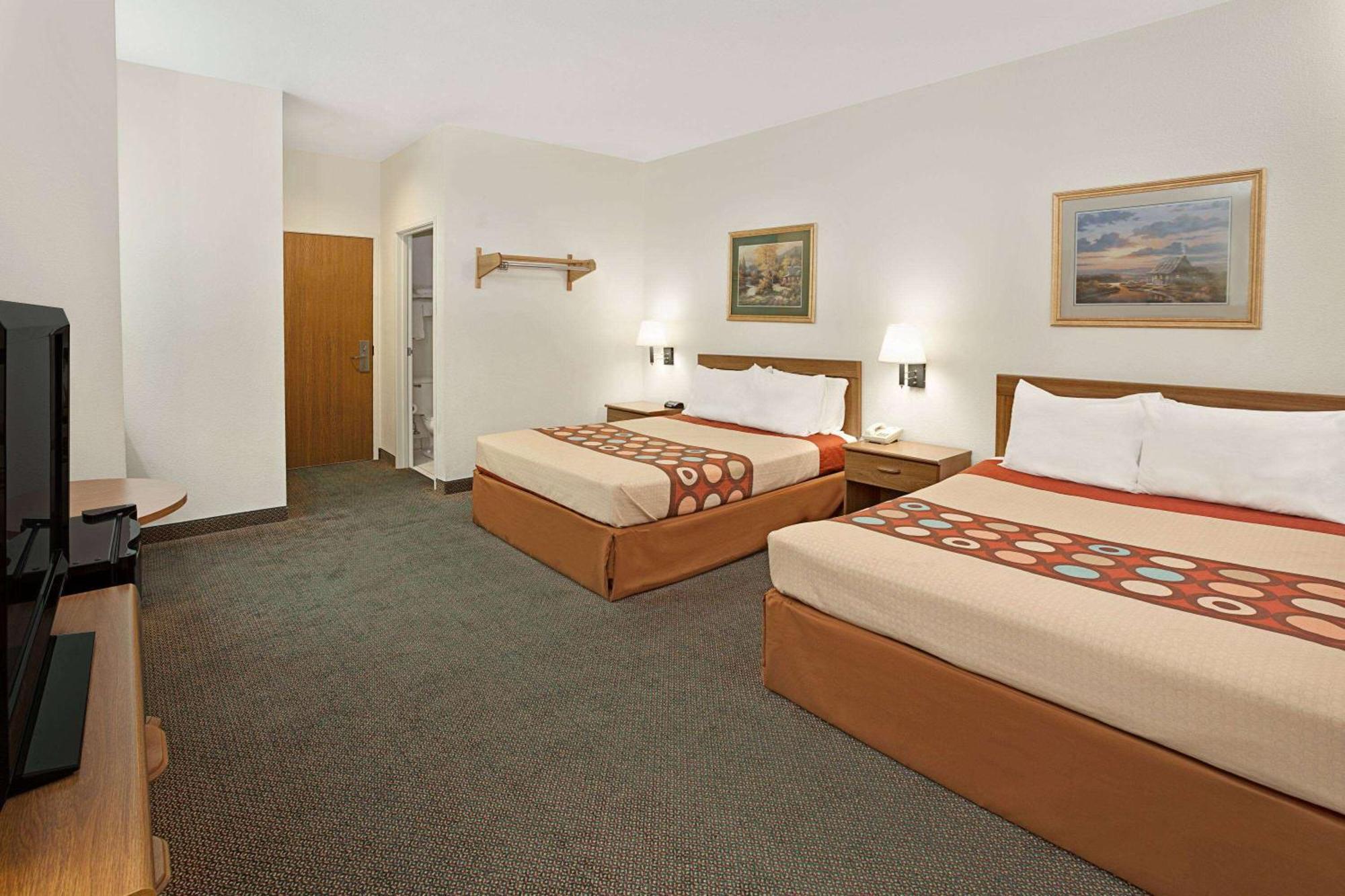 Super 8 By Wyndham Hampshire Il Hotel Bagian luar foto